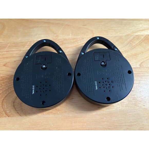 Set of 2 Simon Hasbro Electronic 2014 Carabiner Hand-Held Travel Memory Games - Picture 2 of 3